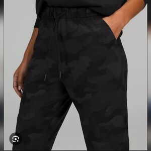 Lulu Mid Rise Jogger